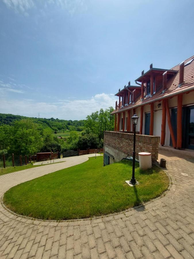 Hotel Vendeghaz Petoerke Bárdudvarnok Exterior foto